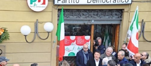 La sede del PD di Rignano sull'Arno durante una visita di Matteo Renzi