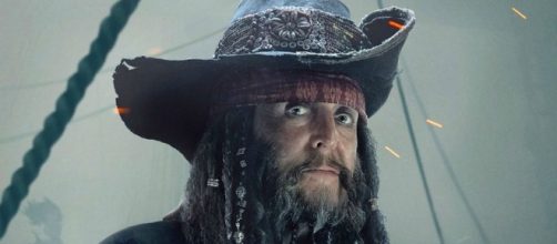 Paul mcCartney: 'Jail Guard #2' or Jack Sparrow's uncle? / from 'Nerdist' - nerdist.com