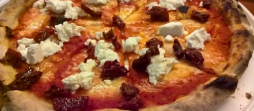 Pizza Km 0 del Parco Agricolo Sud di Milano fatto con prodotti freschi della filiera corta