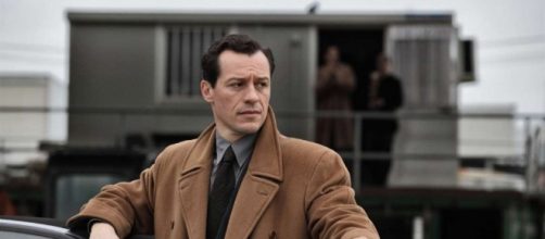 Serial - Arriva su Sky “1993”, ci saranno anche Berlusconi e D ... - unita.tv