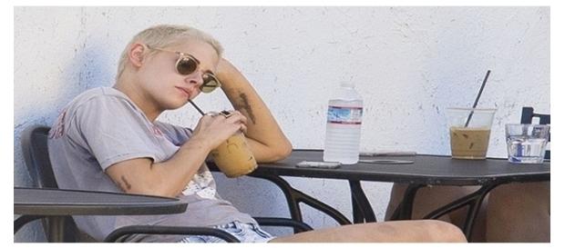 Atriz Kristen Stewart foi fotografada com hematomas na perna Atriz Kristen Stewart foi fotografada com hematomas na perna