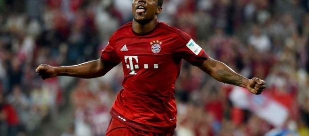 Il brasiliano Douglas Costa è nel mirino della Juventus, che vuole prendere dal Bayern Monaco anche il portoghese Renato Sanches Il brasiliano Douglas Costa è nel mirino della Juventus, che vuole prendere dal Bayern Monaco anche il portoghese Renato Sanches