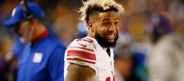 Odell Beckham Jr And Other Giants Warming Up Shirtless In Frigid ... - thebiglead.com Odell Beckham Jr And Other Giants Warming Up Shirtless In Frigid ... - thebiglead.com