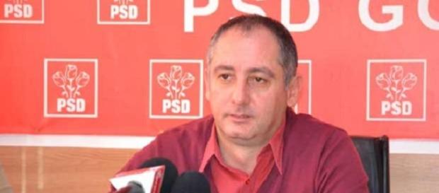 Un primar îşi cumpără DIN BANII PRIMĂRIEI cele mai scumpe telefoane de pe piaţă Un primar îşi cumpără DIN BANII PRIMĂRIEI cele mai scumpe telefoane de pe piaţă