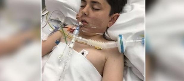 Mãe divulgou foto e fez um relato no Facebook Mãe divulgou foto e fez um relato no Facebook