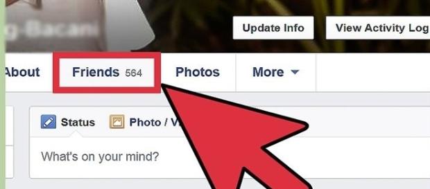 As pessoas devem tomar cuidado ao usar o Facebook As pessoas devem tomar cuidado ao usar o Facebook