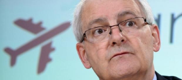 Transport Minister Marc Garneau introduced proposed changes to the Transportation Act Tuesday./ Sean Kilpatrick, Canadian Press Transport Minister Marc Garneau introduced proposed changes to the Transportation Act Tuesday./ Sean Kilpatrick, Canadian Press