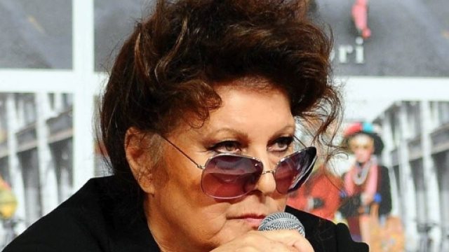 Claudia Mori si sente umiliata dalla Rai