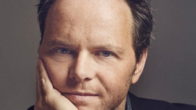 In libreria per Einaudi "Prima di cadere" di Noah Hawley