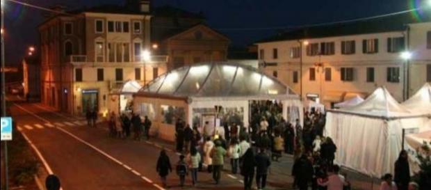 Bomporto nel pieno del fervore cittadino in Piazza Roma Bomporto nel pieno del fervore cittadino in Piazza Roma