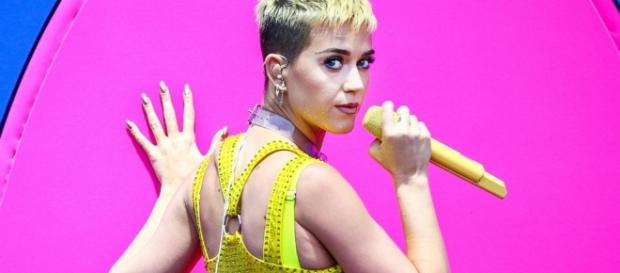 Katy Perry to sit as judge on ABC reboot of 'American Idol'. / from 'ABC News' - go.com Katy Perry to sit as judge on ABC reboot of 'American Idol'. / from 'ABC News' - go.com