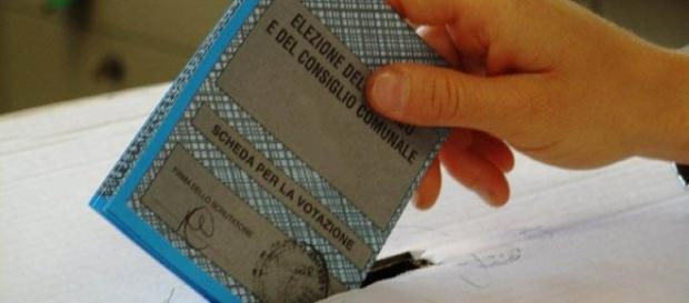 La scheda elettorale per il rinnovo del Consiglio comunale (da Normanno.com) La scheda elettorale per il rinnovo del Consiglio comunale (da Normanno.com)