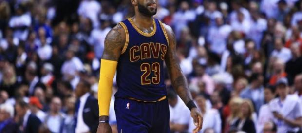 LeBron, ante su último verdugo camino de las Finales (vía Twitter - AS NBA) LeBron, ante su último verdugo camino de las Finales (vía Twitter - AS NBA)