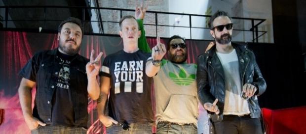 El grupo musical Molotov fue víctima de la delincuencia. El grupo musical Molotov fue víctima de la delincuencia.