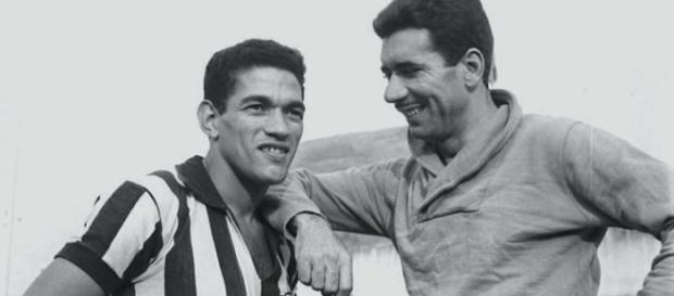 Nilton Santos (à direita) com Mané Garrincha Nilton Santos (à direita) com Mané Garrincha