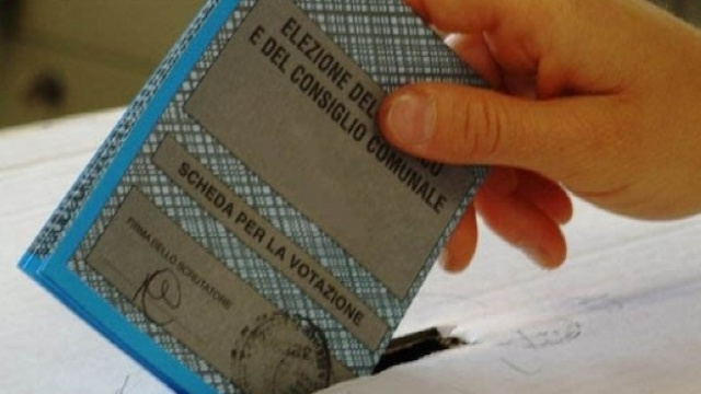 La scheda elettorale per il rinnovo del Consiglio comunale (da Normanno.com)