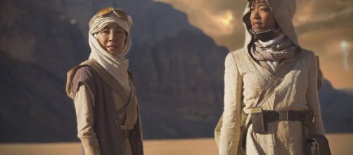 Sonequa Martin-Green and Michelle Yeoh on 'Star Trek: Discovery'. / from 'Geek Tryant' - geektyrant.com