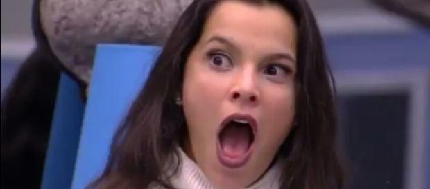 Emilly surpreendeu novamente os seguidores Emilly surpreendeu novamente os seguidores