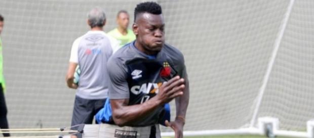Paulão chegou para ser titular no Vasco (Foto: Paulo Fernandes/Vasco.com.br) Paulão chegou para ser titular no Vasco (Foto: Paulo Fernandes/Vasco.com.br)