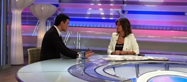 Pedro Sánchez en el programa de AR, durante la campaña electoral a las elecciones generales. Pedro Sánchez en el programa de AR, durante la campaña electoral a las elecciones generales.