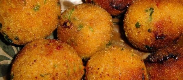 Polpette di carne fritte semplici alla Vittoria. Polpette di carne fritte semplici alla Vittoria.