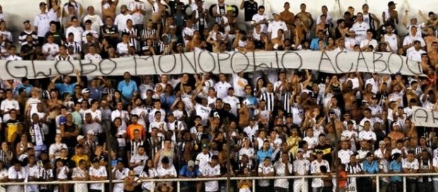 Torcedores do Santos estão na bronca com a Globo Torcedores do Santos estão na bronca com a Globo