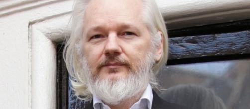Assange: Next Release Of 100,000 Clinton Docs Will Finish Hillary ... - yournewswire.com