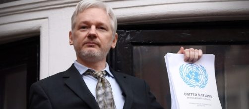 Assange, revocato il mandato di arresto per stupro