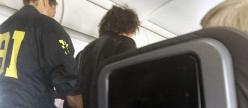 Hawaii-bound passengers noticed unruly man before take-off - New ... - newmilfordspectrum.com