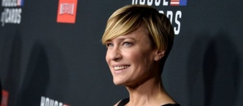 Robin Wright: A movie star and a maths expert fight for equal pay ... - bbc.com