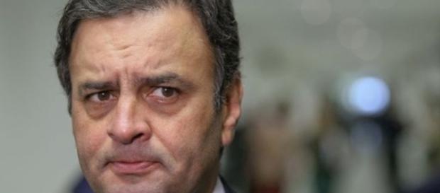 Aécio Neves vive situação complicada Aécio Neves vive situação complicada
