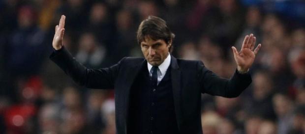 Twitter hace regalo especial a Antonio Conte Twitter hace regalo especial a Antonio Conte