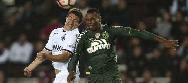 Escalação do jogador foi contestada pelo Lanús Escalação do jogador foi contestada pelo Lanús