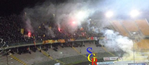 La Curva Nord, foto Salento Giallorosso. La Curva Nord, foto Salento Giallorosso.