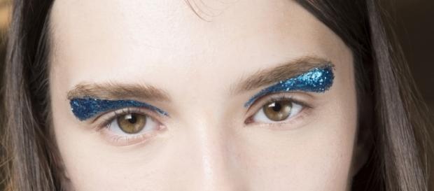 Maquillaje para la pasarela del Diseñador Giambattista Valli, año 2016. Maquillaje para la pasarela del Diseñador Giambattista Valli, año 2016.