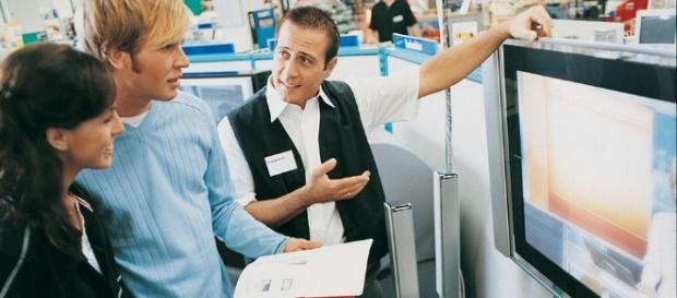 Vendedores possuem uma tarefa árdua Vendedores possuem uma tarefa árdua
