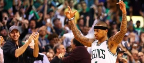 Isaiah Thomas gioisce dopo una Gara-2 da 53 punti