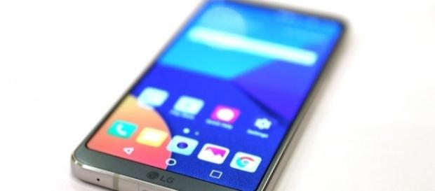 The LG G6 has a huge screen, glass back and waterproof design - mashable.com The LG G6 has a huge screen, glass back and waterproof design - mashable.com
