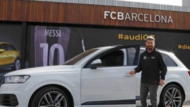 CADEAU : Les joueurs du Barça ont choisi leur nouvelle voiture | 90min - 90min.com