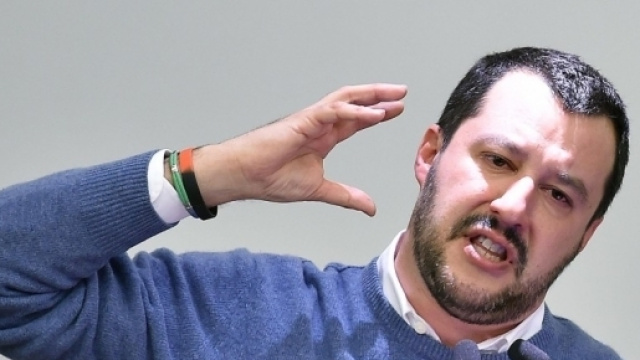 Salvini: "Immigrati vanno scaricati sulle spiagge, con un ... - ilsole24ore.com