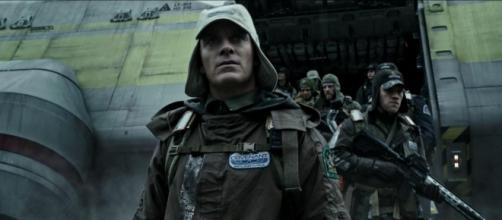 Michael Fassbender (Walter) in Alien: Covenant