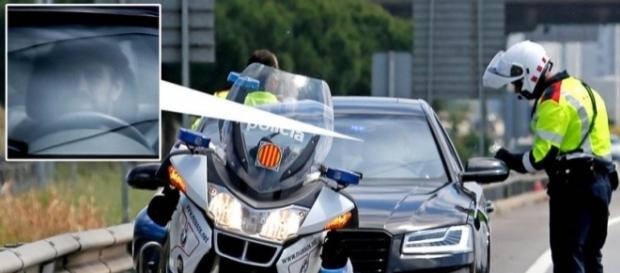 Gerard Piqué, en el momento de ser parado por la policía Gerard Piqué, en el momento de ser parado por la policía