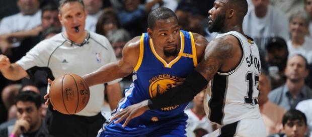 Los Warriors hacen historia en el AT&T Center (vía Twitter - Warriors) Los Warriors hacen historia en el AT&T Center (vía Twitter - Warriors)