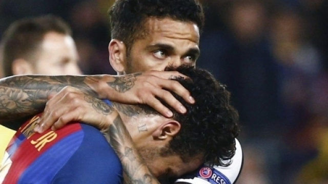 Barcellona-Juventus, Neymar in lacrime: Dani Alves e Cuadrado lo ... - tuttosport.com