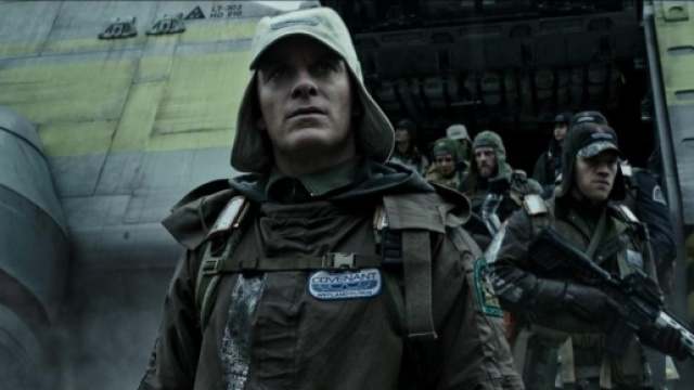 Michael Fassbender (Walter) in Alien: Covenant