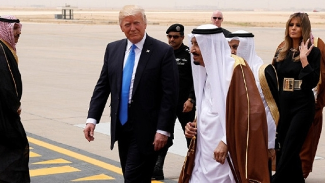 Il primo tour internazionale di Donald Trump &egrave; iniziato dall'Arabia Saudita
