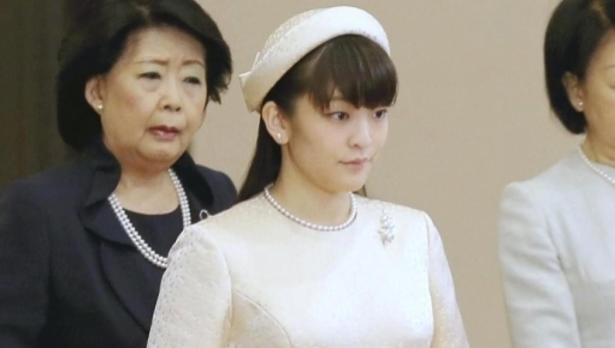 Japanese Princess Chooses Love Gives Up Imperial Privileges To Marry Commoner