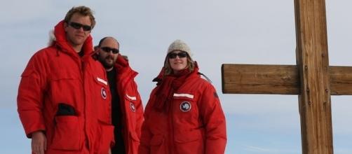 Canada Goose Parkas worn by researchers at Observation Hill, Anartica / Gaelen Marsden, Wikimedia Commons CC BY-SA 3.0