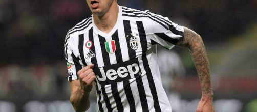 Juventus 6 leggenda. I bianconeri celebrano la vittoria del sesto scudetto di fila