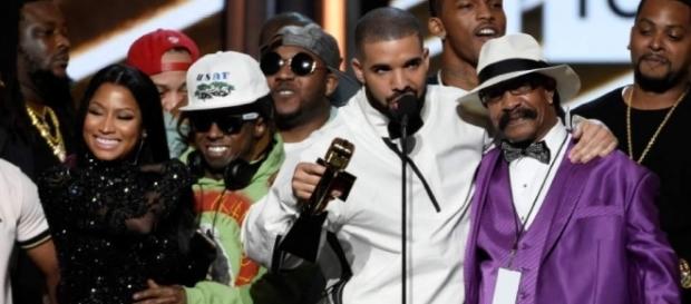 Drake breaks Adele's record at Billboard Music Awards / from 'The Salt Lake Tribune' - sltrib.com Drake breaks Adele's record at Billboard Music Awards / from 'The Salt Lake Tribune' - sltrib.com